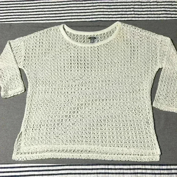 Aerie Tops - Aerie White Crochet Knit 3/4 sleeve  Pullover Sweater Top Womens size Small